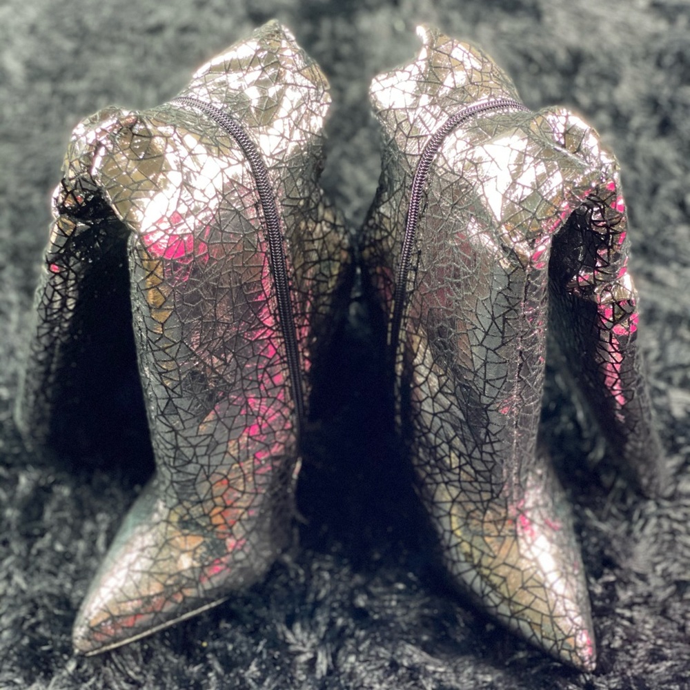 New| Shoe Dazzle Sliver Crackle Heeled Boots - Picture 3 of 3